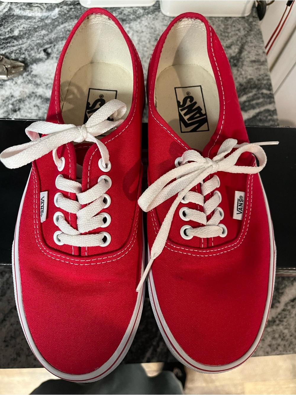 NIB VANS Authentic Canvas Tennis Shoes Red & White Unisex Men’s 7 / Womens 8.5